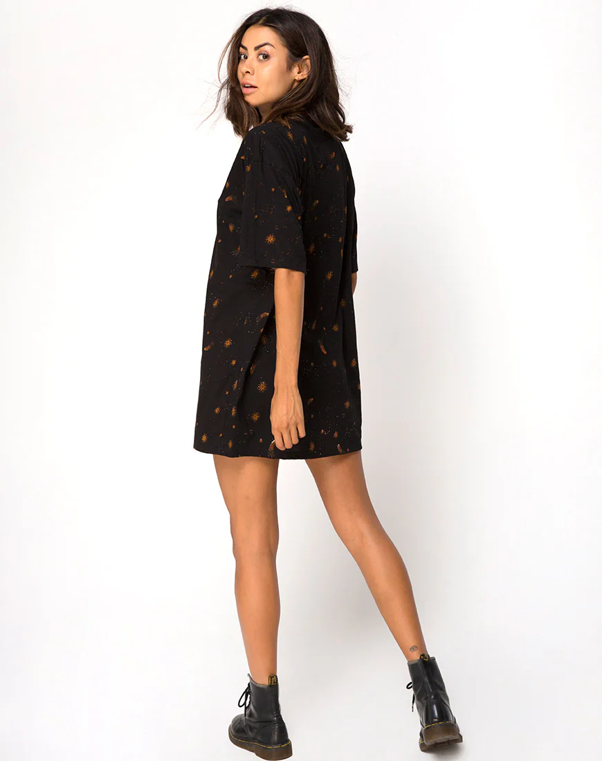 Sunny Kiss Tee in Celestial Black Placement - Image 4