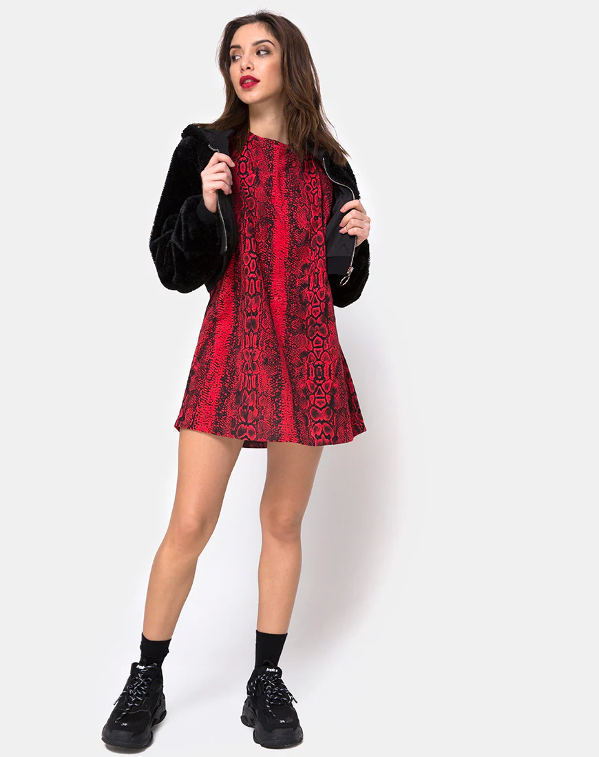 Sunny Kiss Tee in Snake Red - Image 3