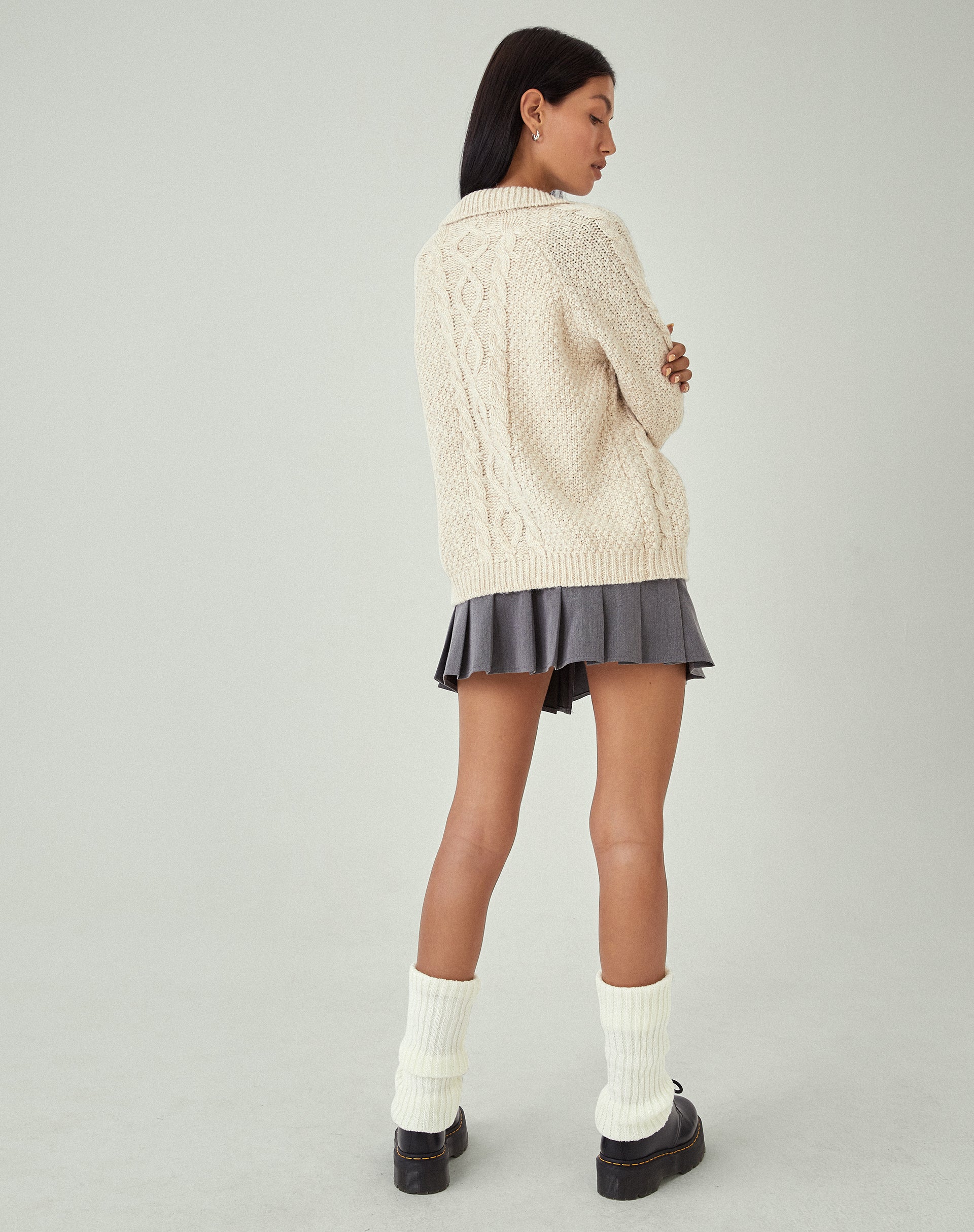 Triny Cardigan in Cable Knit Oatmeal - Image 5