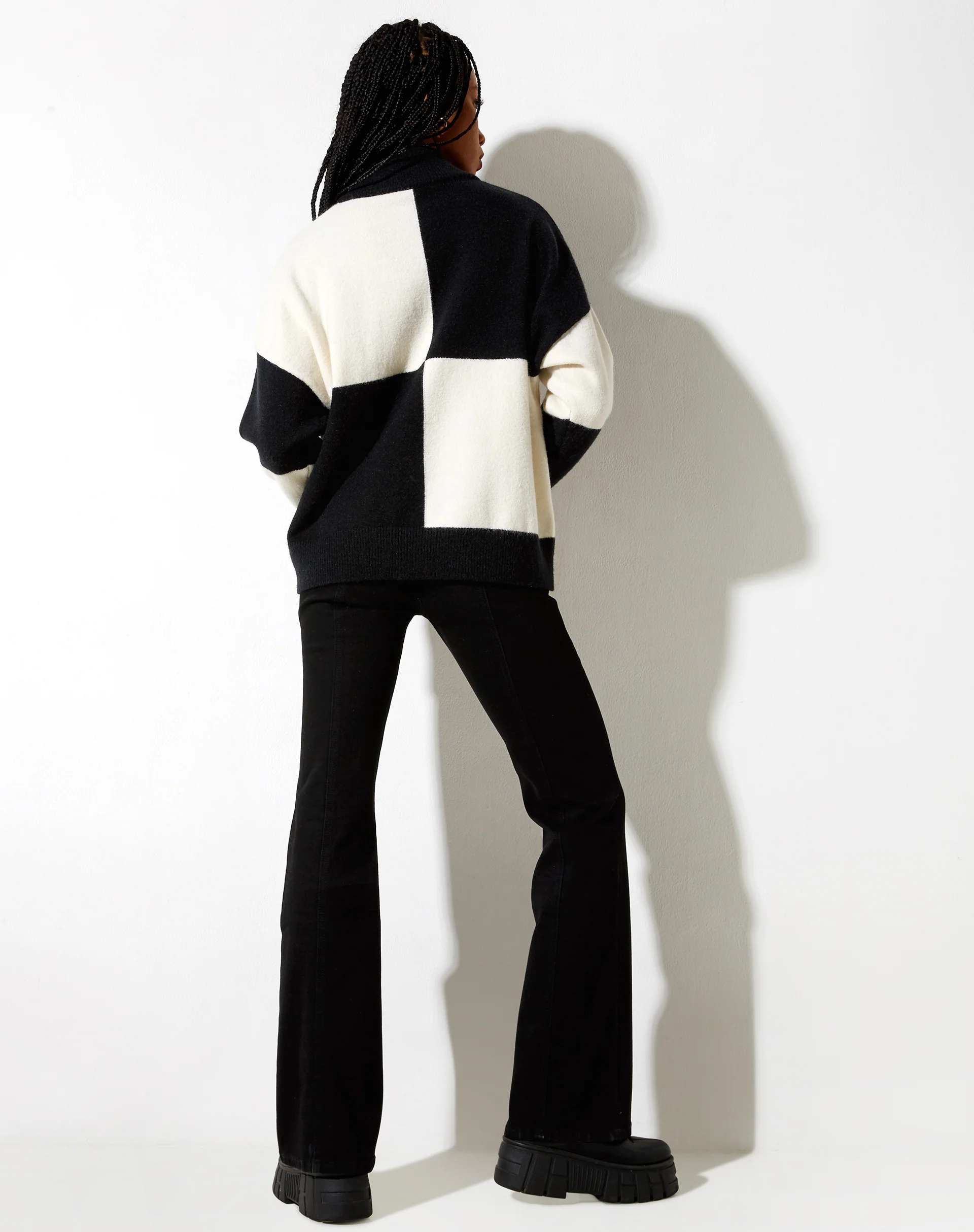 Tusca Sweatshirt in Black and Cream - Image 5