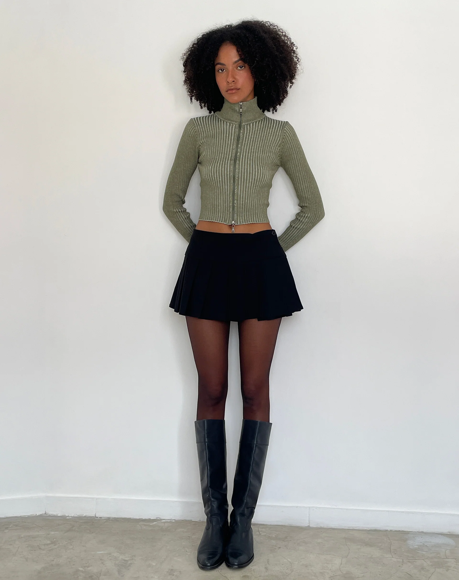 Tuzifa Cropped Jumper in Olive - Image 5