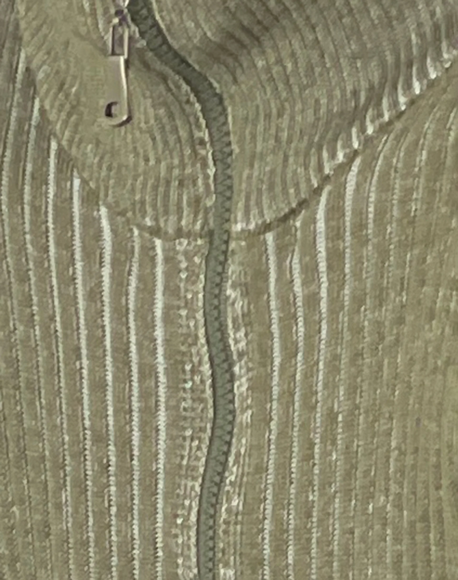 Tuzifa Cropped Jumper in Olive - Image 6