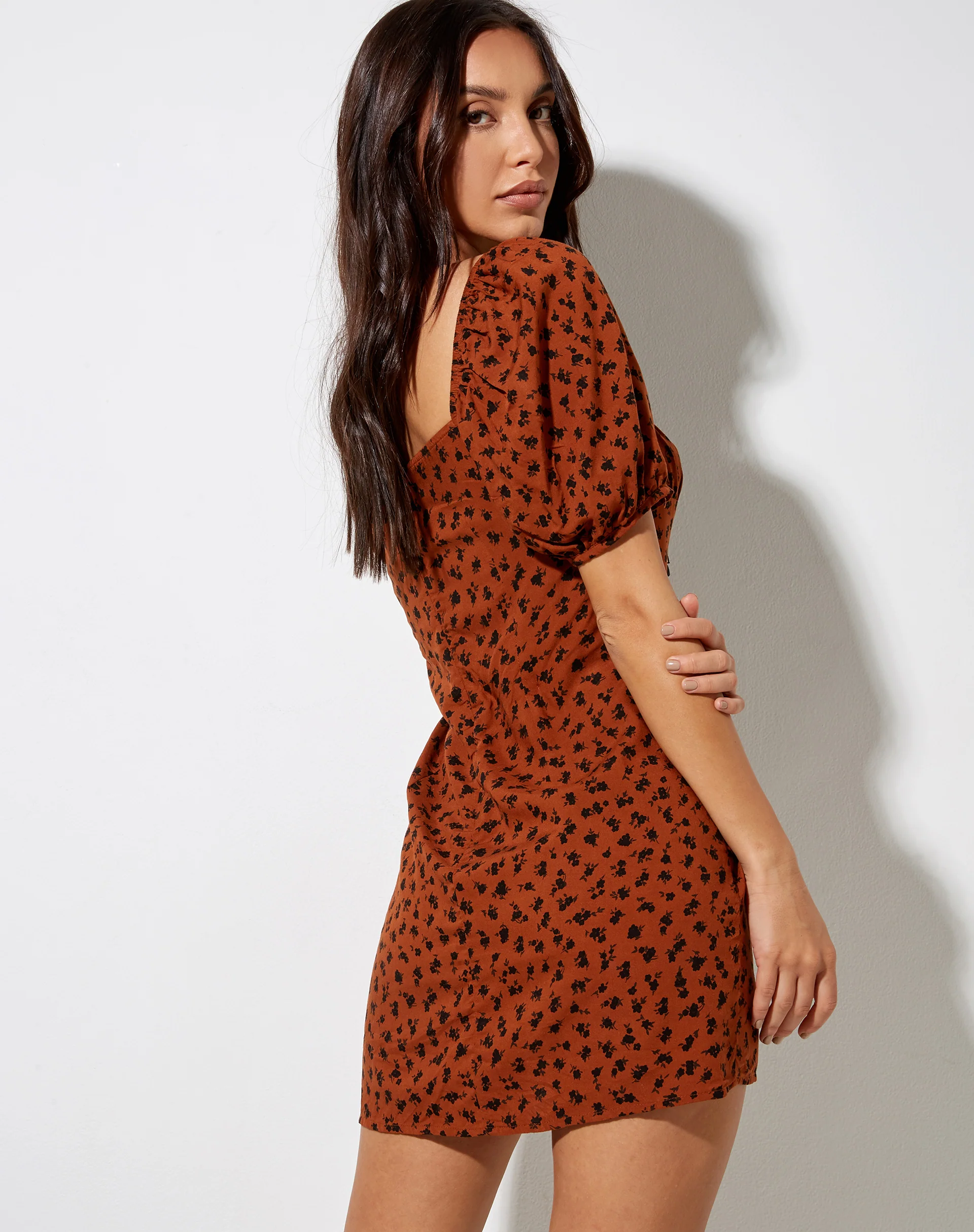 Varie Mini Dress in Dainty Daisy Bombay Brown - Image 2