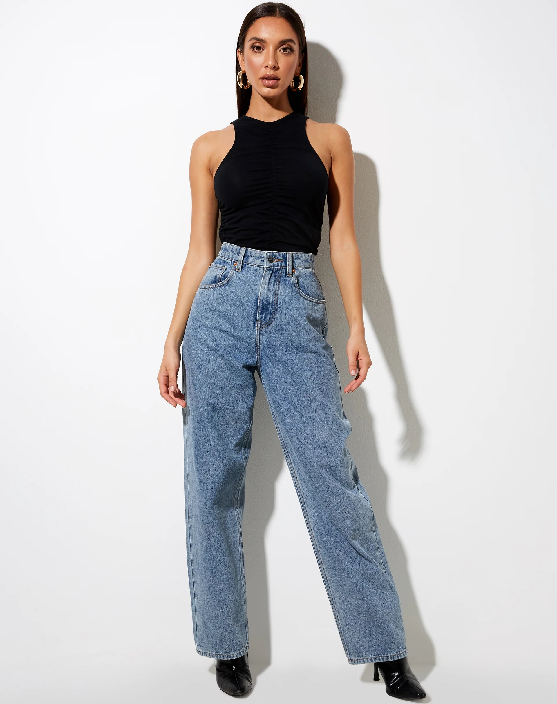 Vavo Vest Top in Black - Image 3