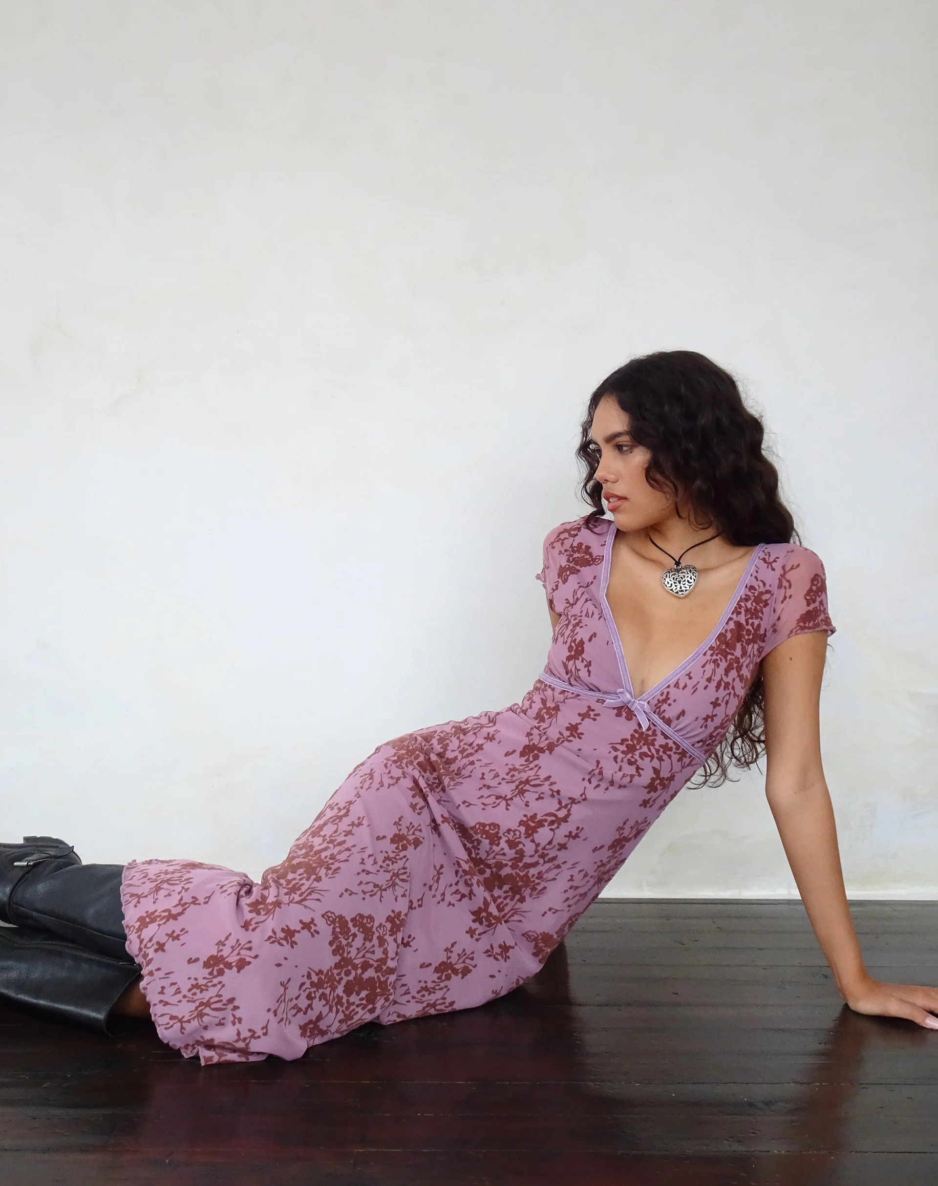 Vilinia Midi Dress in Abstract Botanic Mauve - Image 2