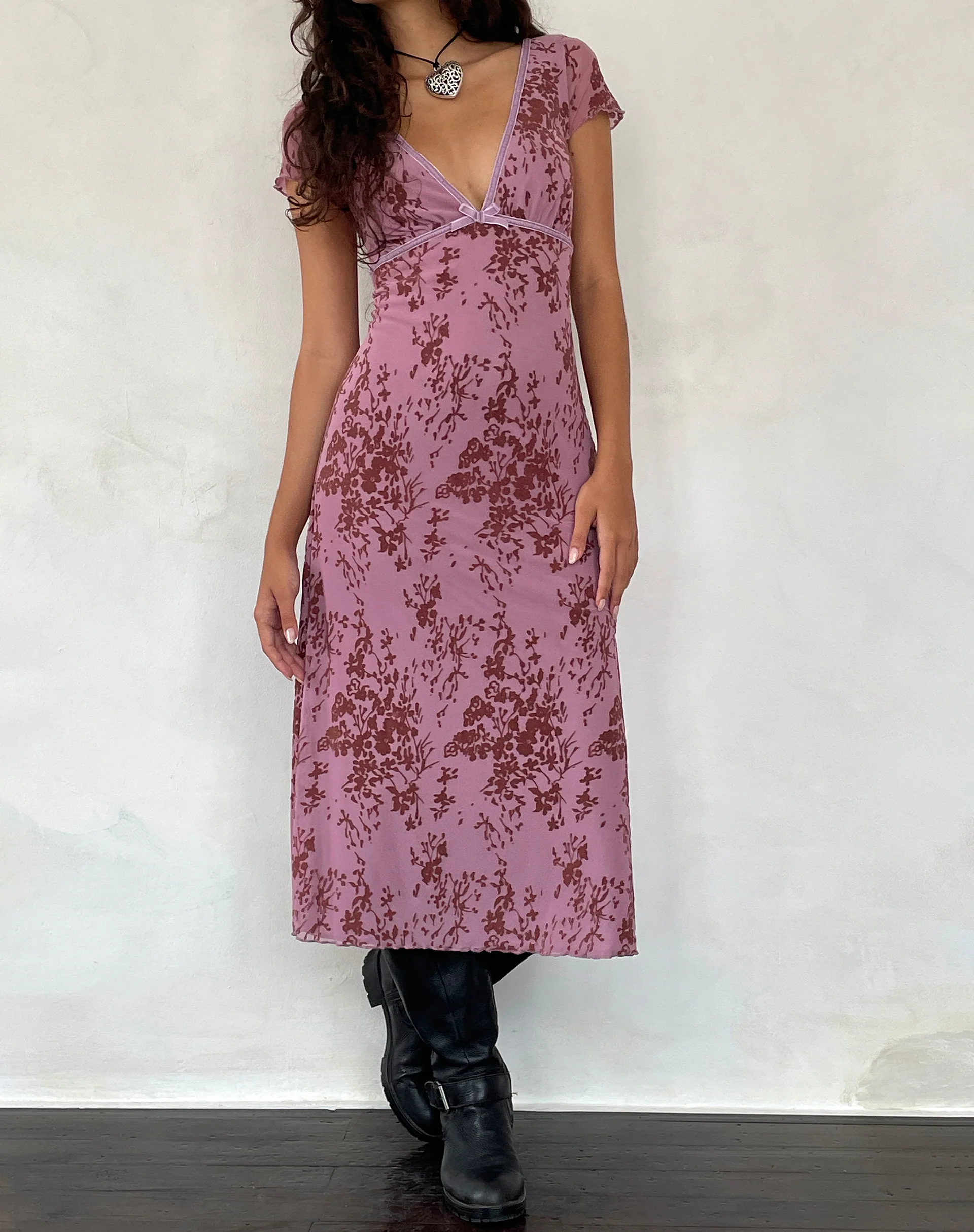 Vilinia Midi Dress in Abstract Botanic Mauve - Image 3