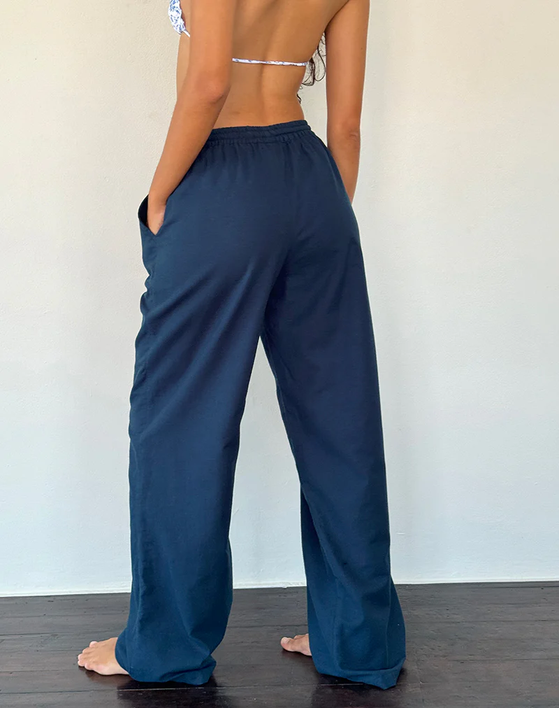 Wasic Wide Leg Trouser in Navy - Image 3