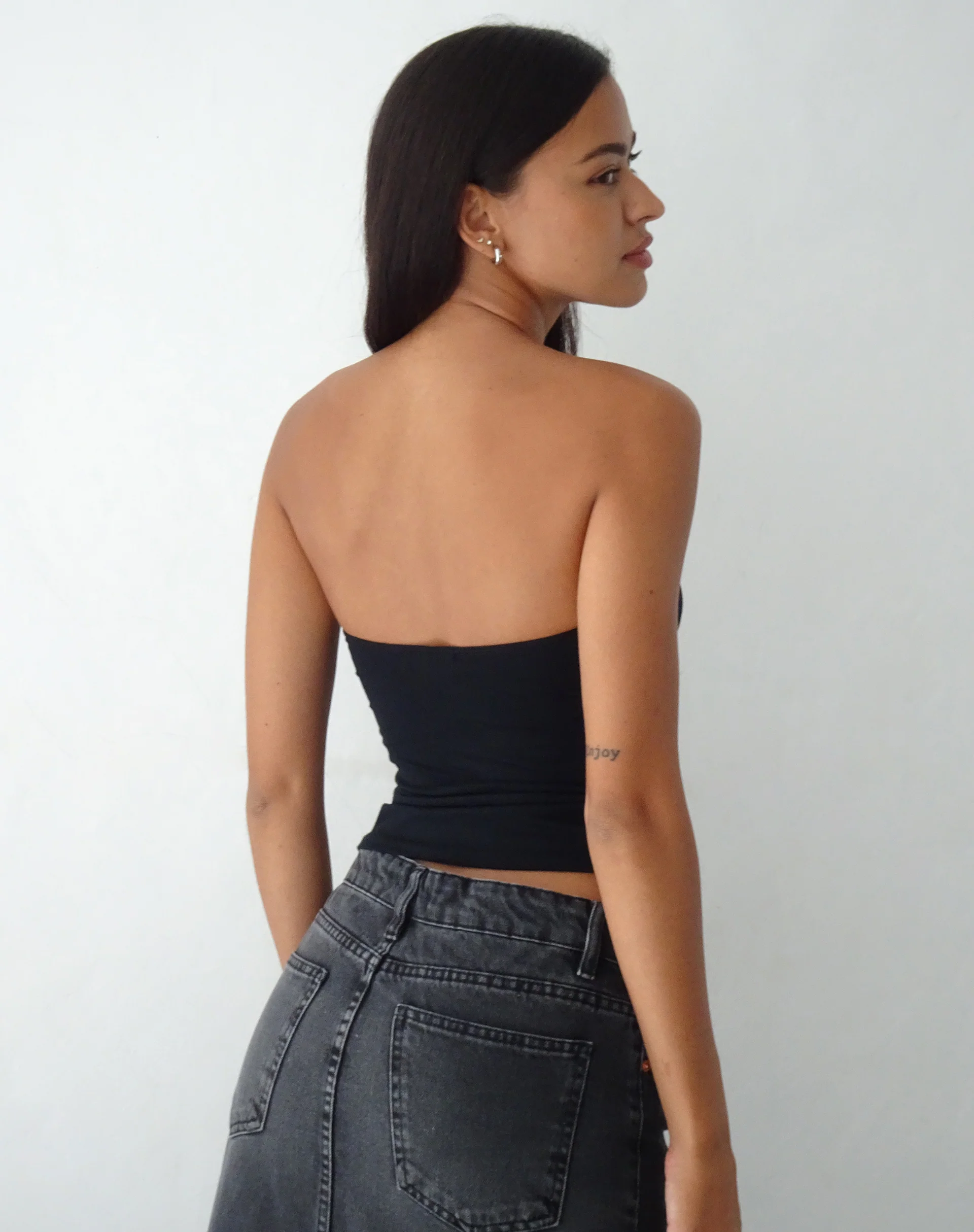 Widayu Bow Twist Bandeau Top in Black - Image 5