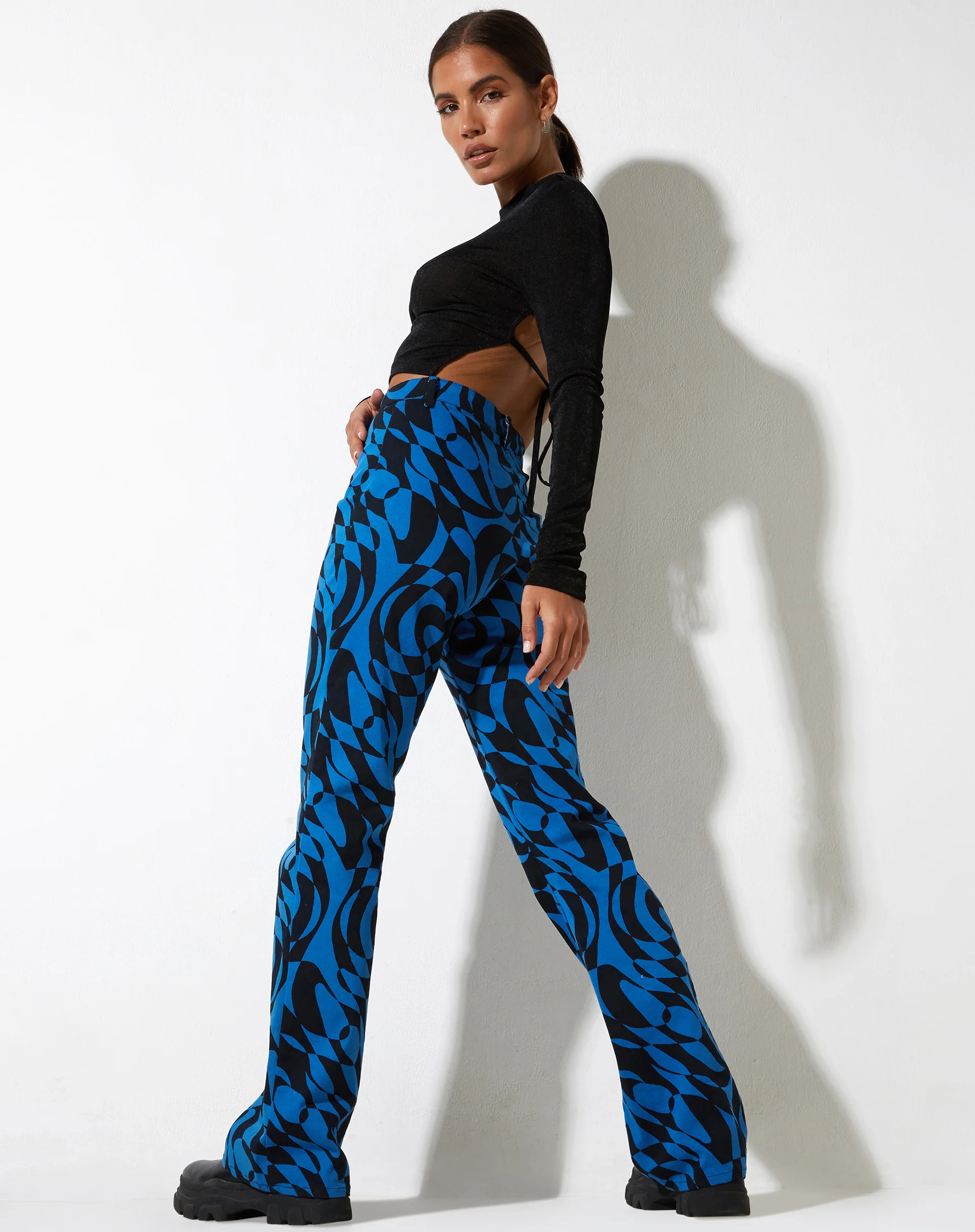 Zoven Trouser in Irregular Optic Blue - Image 6